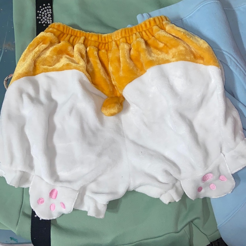 Korgi booty shorts 🩳